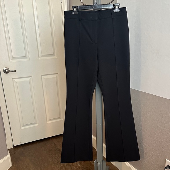 Veronica Beard Black Scuba Hibiscus Women's Pants 10 EUC Flared Seamed - Picture 1 of 4
